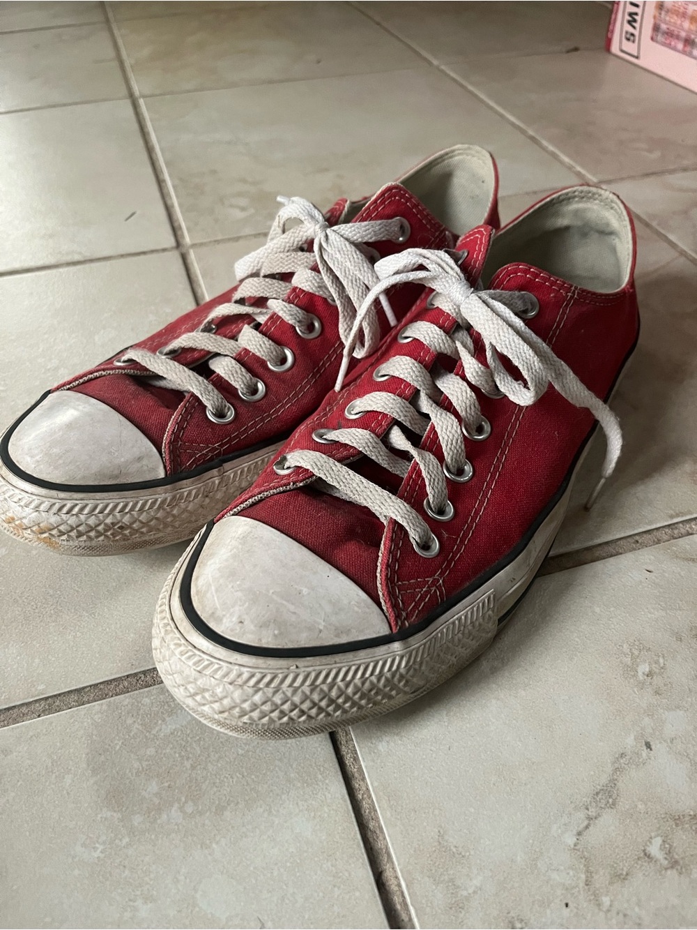 Low top chuck Taylor all stars red